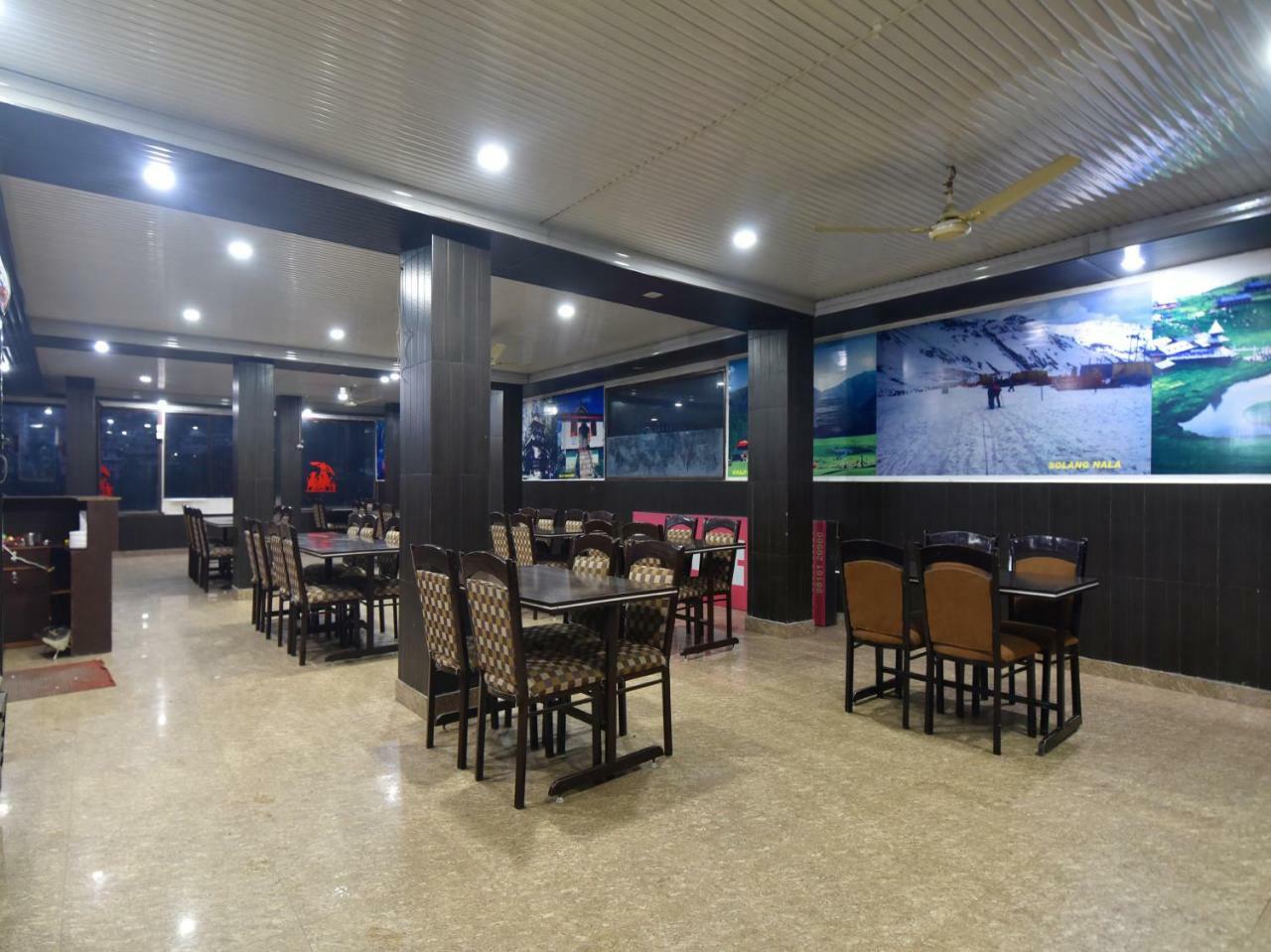 Oyo 28027 Hotel Dhruv Mandi Esterno foto