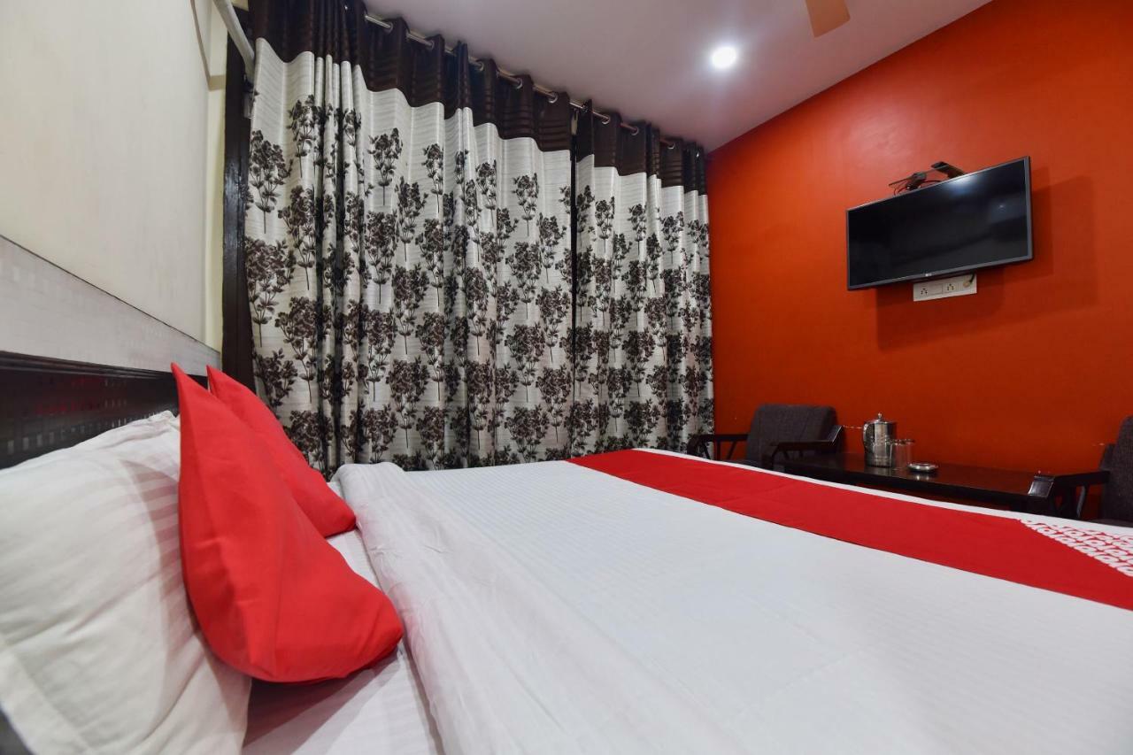 Oyo 28027 Hotel Dhruv Mandi Esterno foto