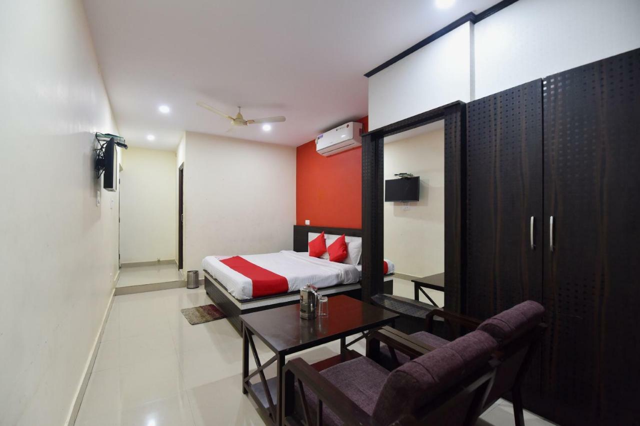Oyo 28027 Hotel Dhruv Mandi Esterno foto